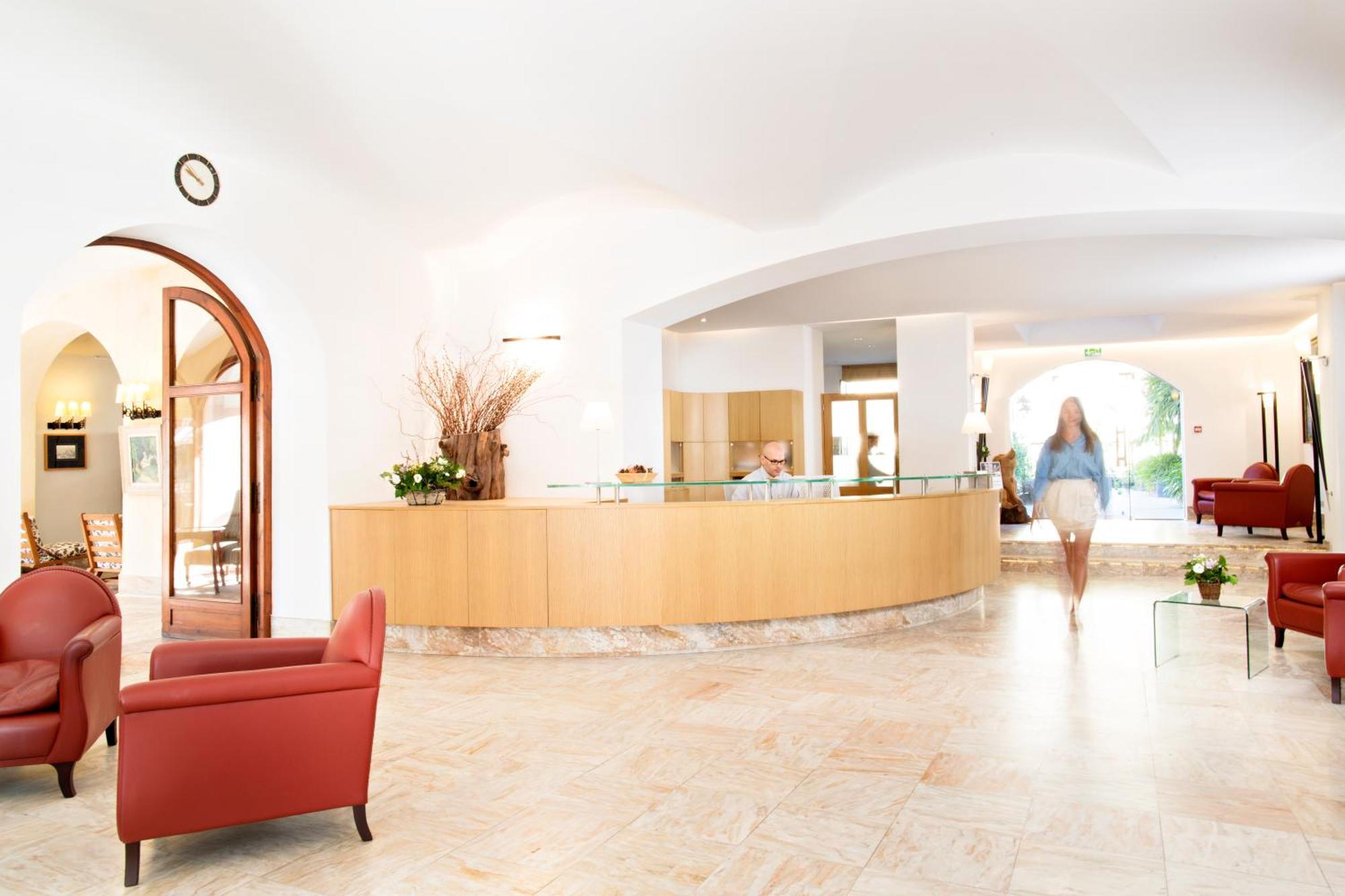 Le Grand Hotel Moltig les Bains Bagian luar foto