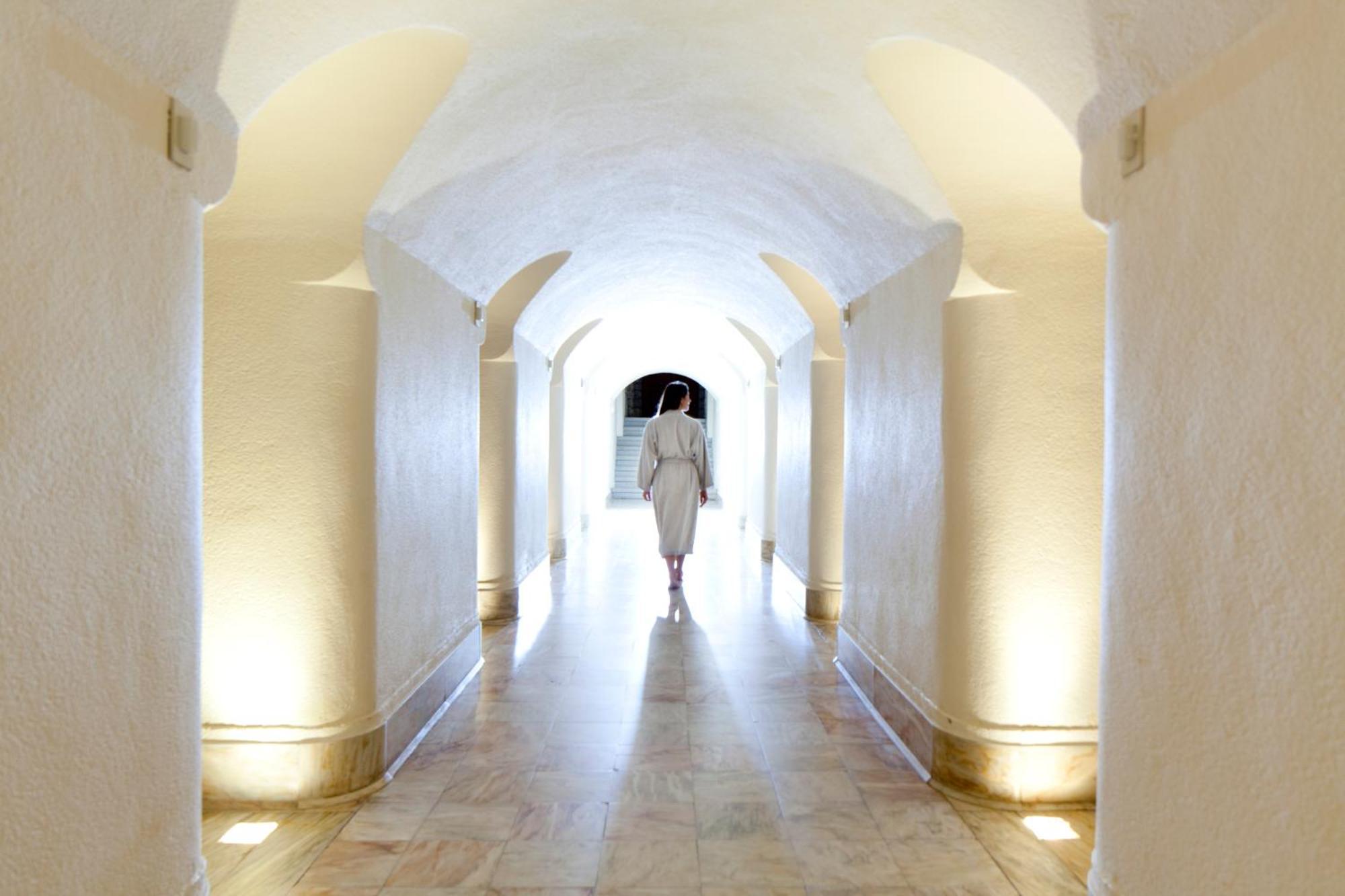 Le Grand Hotel Moltig les Bains Bagian luar foto