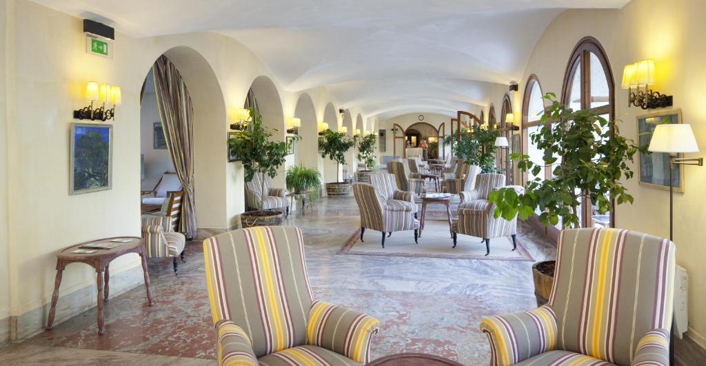 Le Grand Hotel Moltig les Bains Bagian luar foto