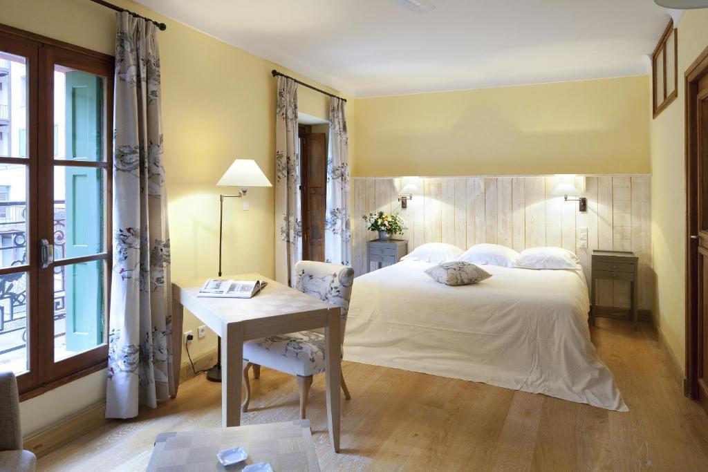 Le Grand Hotel Moltig les Bains Ruang foto