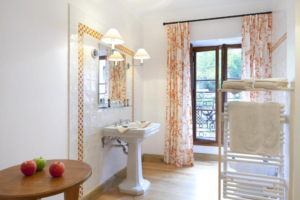 Le Grand Hotel Moltig les Bains Ruang foto