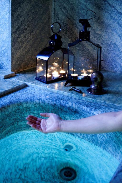 Le Grand Hotel Moltig les Bains Bagian luar foto